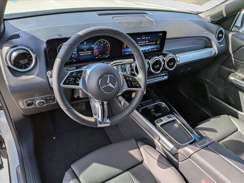 New 2026 Mercedes-Benz GLB 250 image 3