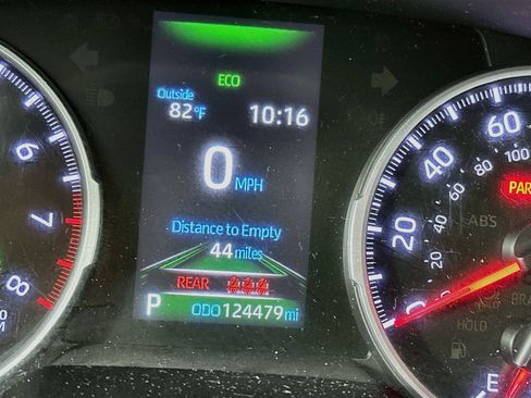 Used 2022 Toyota RAV4 XLE Premium FWD image 19