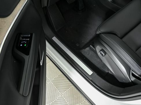 New 2025 Volvo EX90 Plus w/ Protection Package Premier AWD/4WD image 8