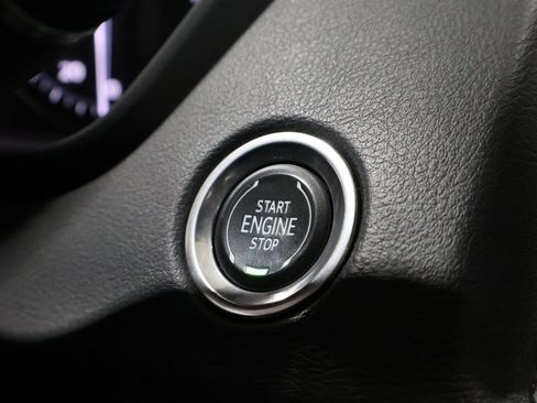 Used 2019 Cadillac XT4 Premium Luxury image 30