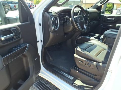 Used 2022 GMC Sierra 3500 Denali w/ Denali Ultimate Package AWD/4WD image 9
