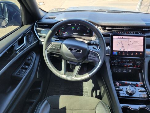Used 2023 Jeep Grand Cherokee Trailhawk AWD/4WD image 19