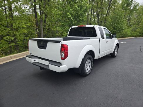 Used 2019 Nissan Frontier S RWD image 3