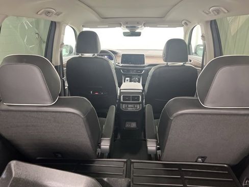 Used 2025 Volkswagen Atlas SEL Premium R-Line image 10