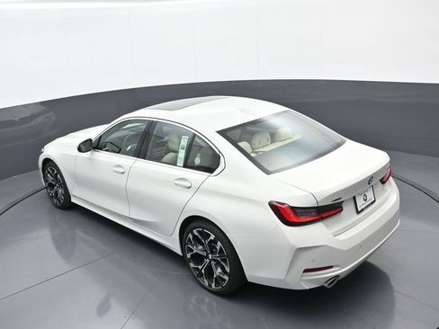 New 2025 BMW 330i xDrive Sedan w/ Convenience Package AWD/4WD image 33