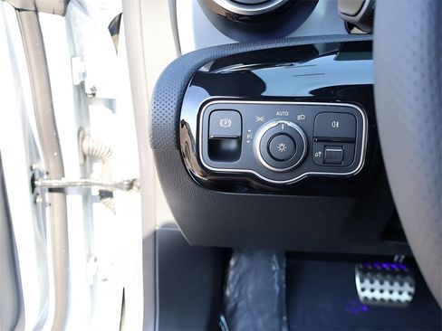 New 2026 Mercedes-Benz CLA 250 4MATIC image 36