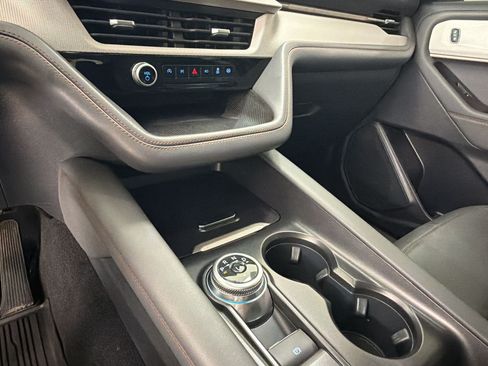 Certified 2025 Ford Explorer Active w/ Active Comfort Package AWD/4WD image 19