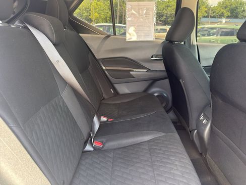 Used 2024 Nissan Kicks SV FWD image 11