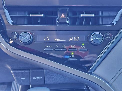 Used 2024 Toyota Camry SE image 26