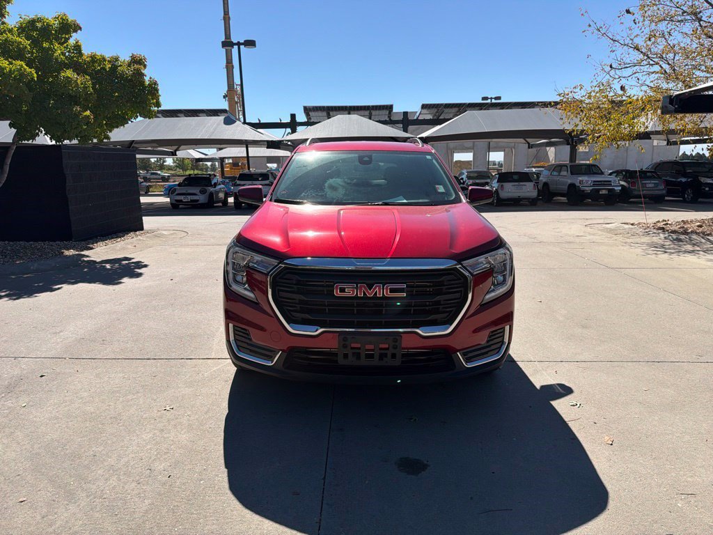 Used 2024 GMC Terrain SLE w/ Driver Convenience Package AWD/4WD image 8