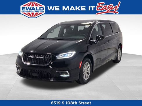 New 2026 Chrysler Pacifica Select image 15