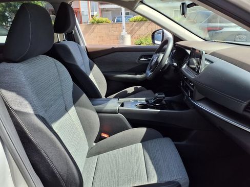 Used 2023 Nissan Rogue SV FWD image 25