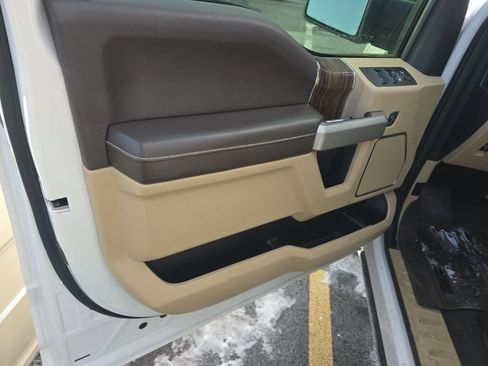 Used 2019 Ford F150 Lariat w/ Equipment Group 502A Luxury image 9