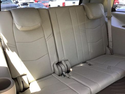 Used 2020 Cadillac Escalade Luxury RWD image 6