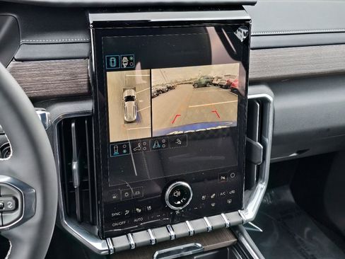 New 2026 GMC Acadia Denali w/ Super Cruise Package image 22