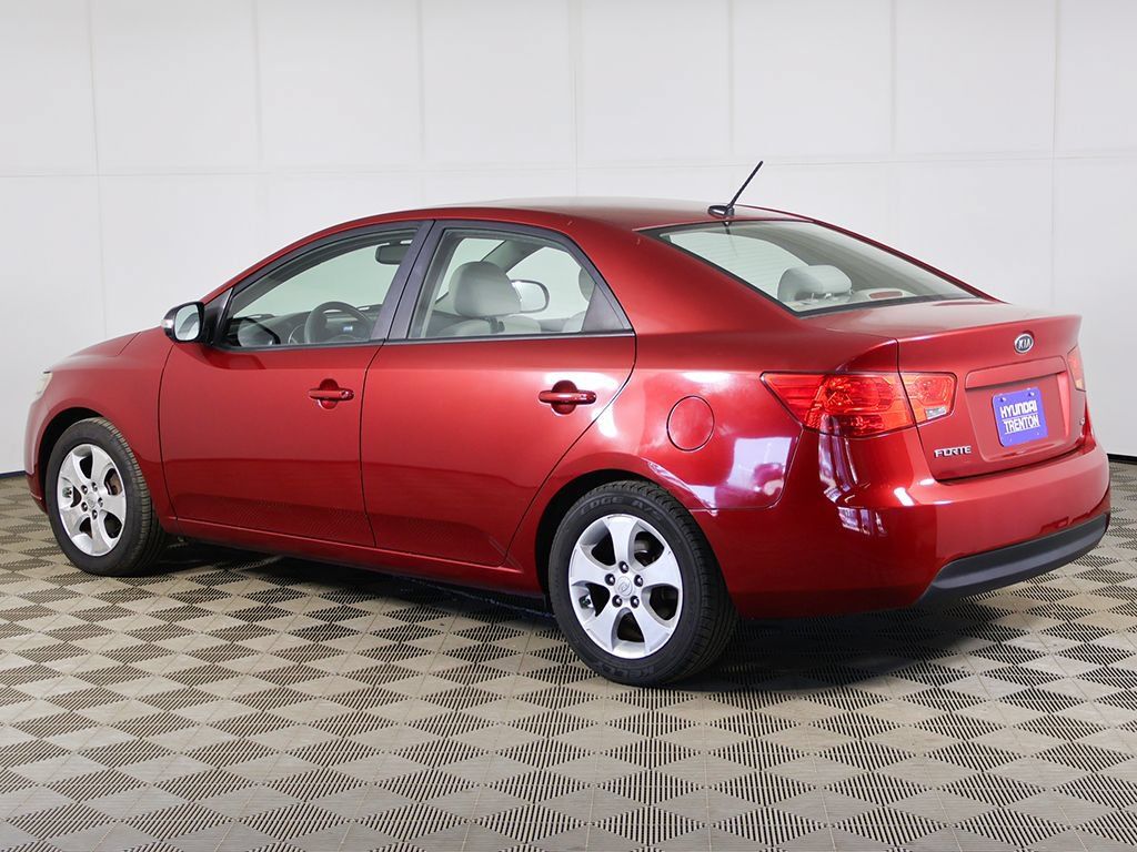 Used 2010 Kia Forte EX FWD image 4