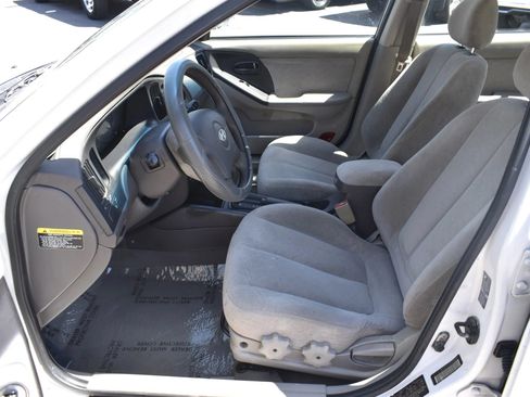 Used 2005 Hyundai Elantra GLS FWD image 9