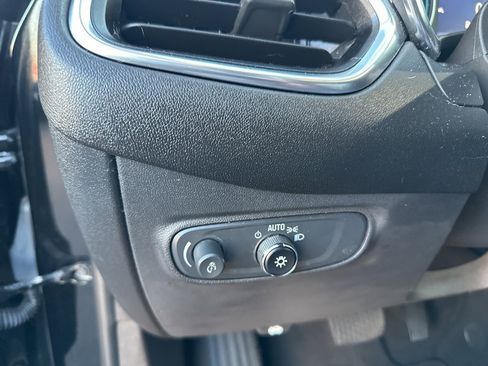 Used 2024 Chevrolet Equinox LT image 24