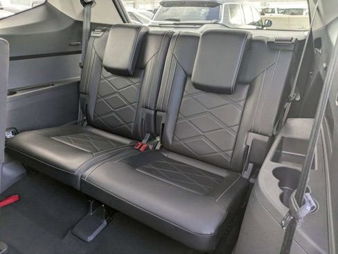 Used 2025 Volkswagen Atlas SE AWD/4WD image 15