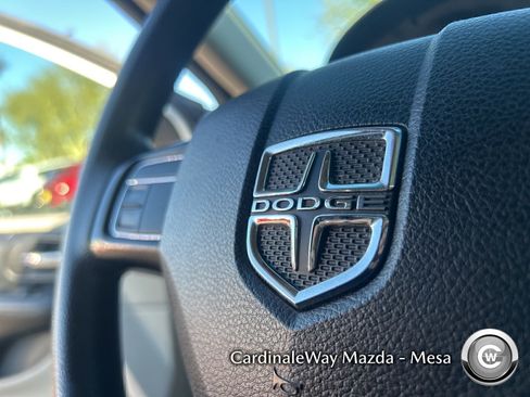 Used 2017 Dodge Grand Caravan SE image 16