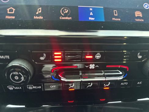 Used 2022 Jeep Grand Cherokee Limited 4xe image 30