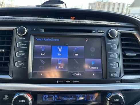 Used 2016 Toyota Highlander XLE image 37