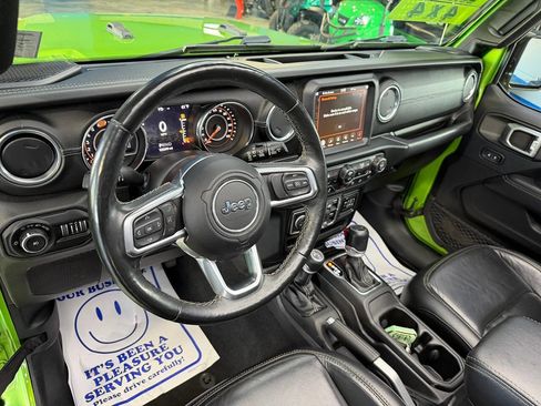 Used 2019 Jeep Wrangler Unlimited Sahara image 39