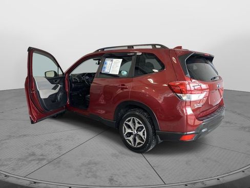 Used 2023 Subaru Forester Premium image 10