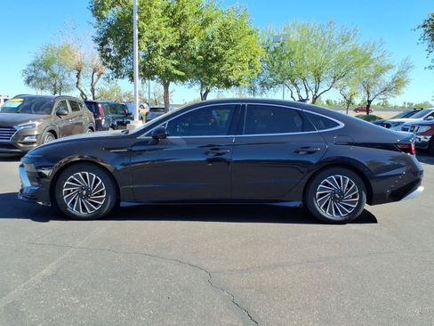 Certified 2025 Hyundai Sonata Limited FWD image 2
