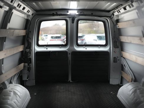 Used 2023 GMC Savana 2500 w/ Driver Convenience Package image 26