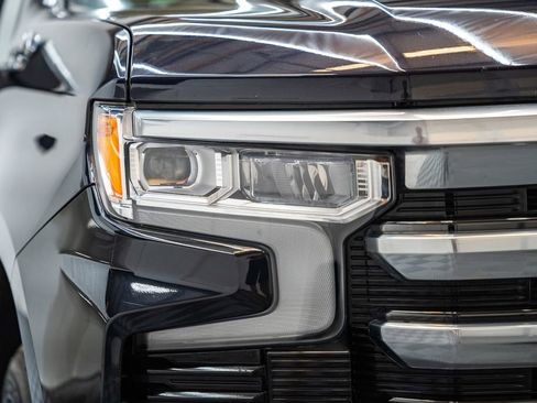 Used 2024 Chevrolet Silverado 1500 High Country w/ Technology Package image 10