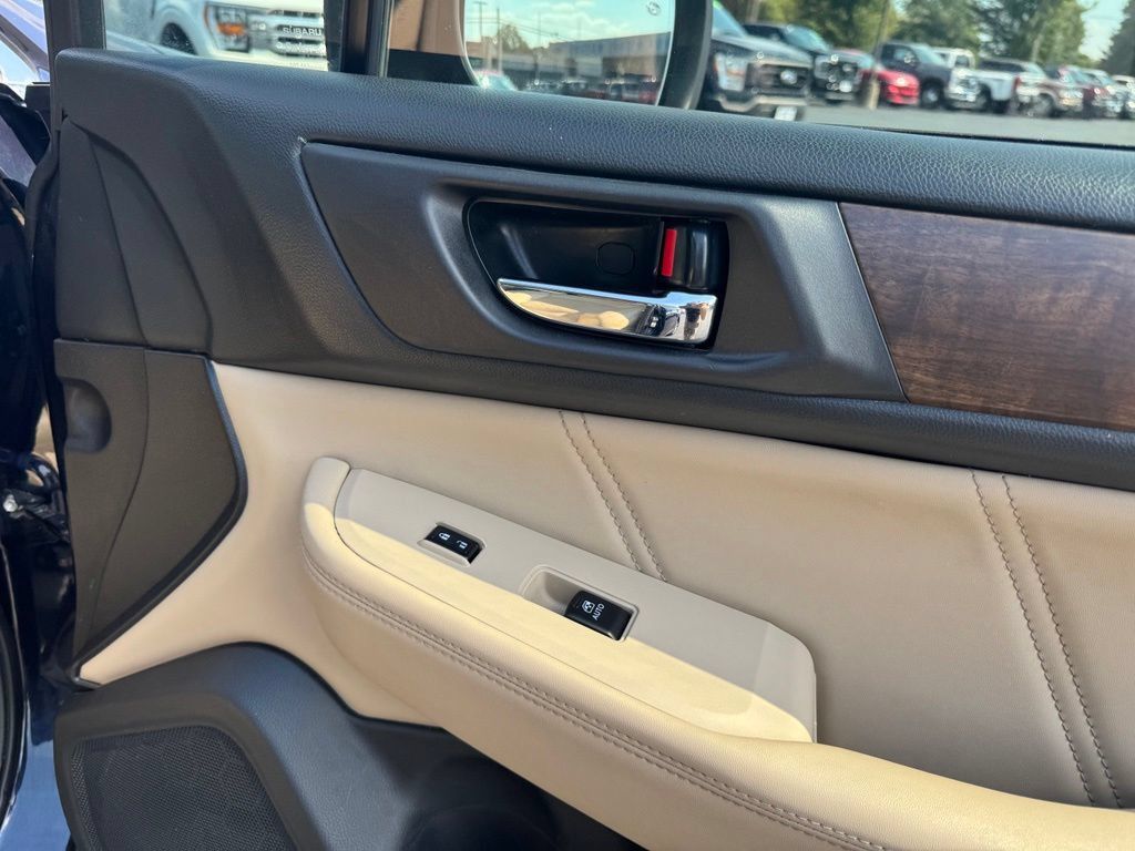 Used 2018 Subaru Outback 3.6R Limited AWD/4WD image 17