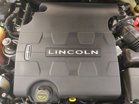Used 2016 Lincoln MKZ w/ Equipment Group 300A Reserve FWD image 30