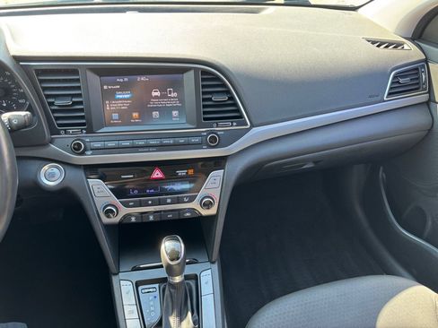 Used 2018 Hyundai Elantra Value Edition FWD image 14