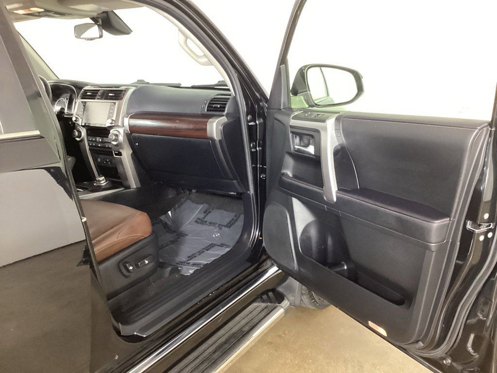 Used 2021 Toyota 4Runner Limited AWD/4WD image 21