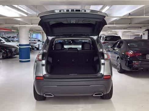 Used 2021 Jeep Cherokee Latitude Lux FWD image 7