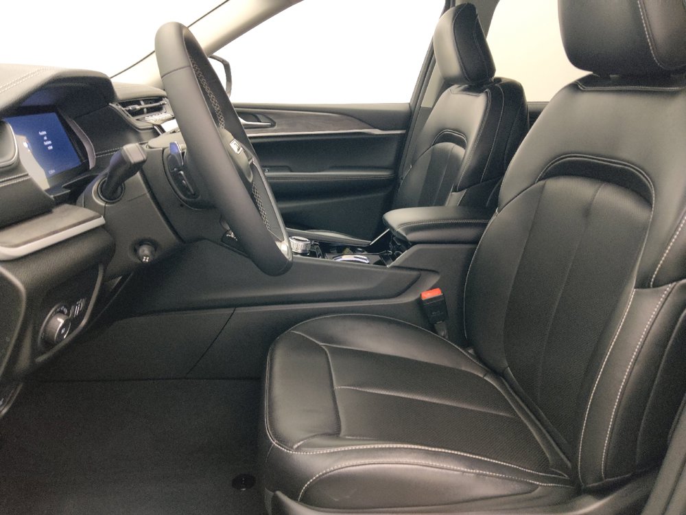 Used 2023 Jeep Grand Cherokee L Limited w/ Luxury Tech Group II RWD image 17