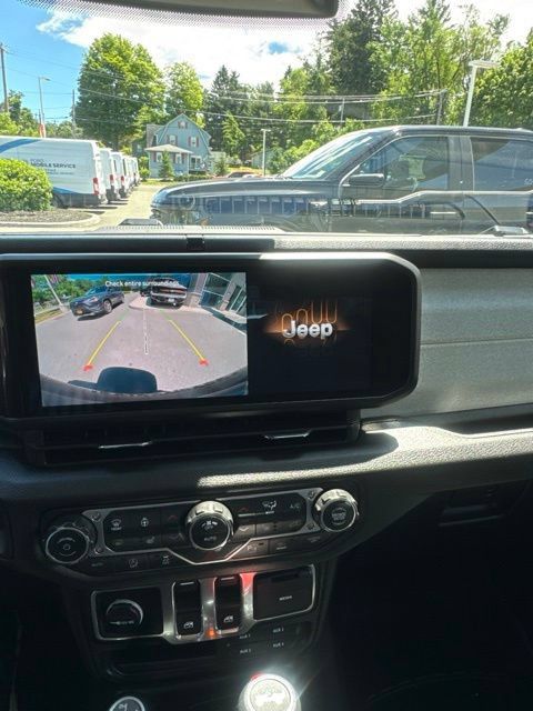 Used 2026 Jeep Wrangler Sport AWD/4WD image 31