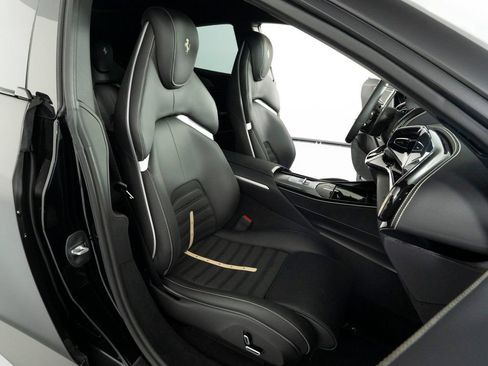 Used 2025 Ferrari Purosangue AWD/4WD image 39