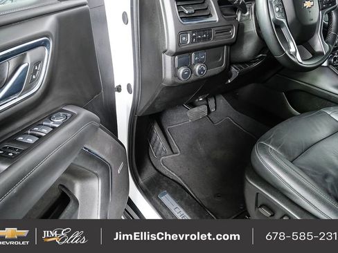 Used 2024 Chevrolet Suburban LT image 9