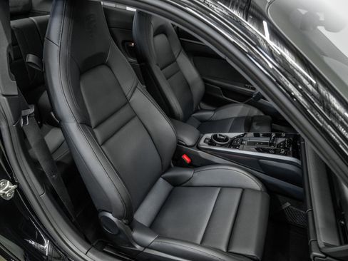 Used 2025 Porsche 911 Carrera image 27