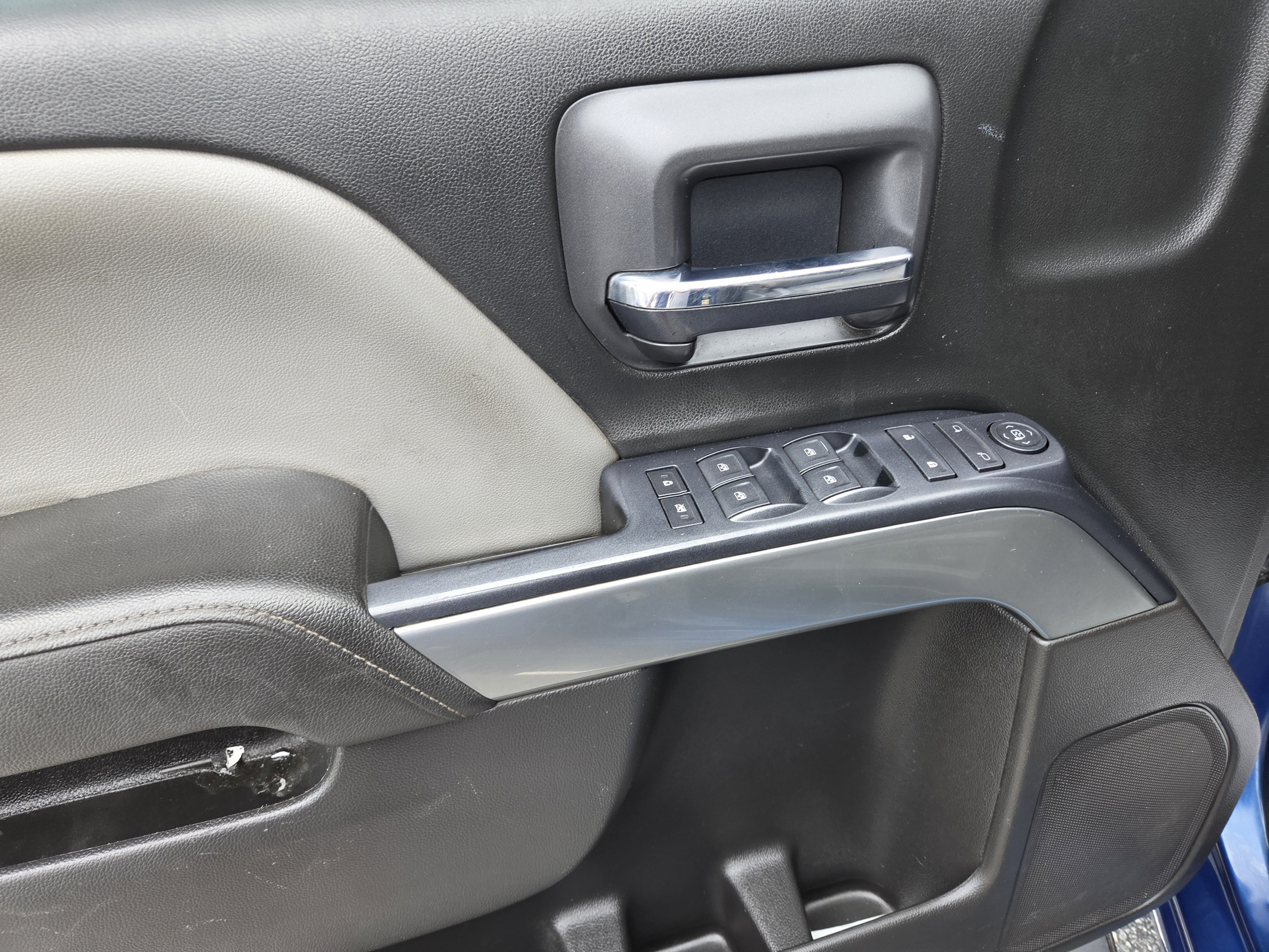Used 2016 Chevrolet Silverado 1500 LT RWD image 9