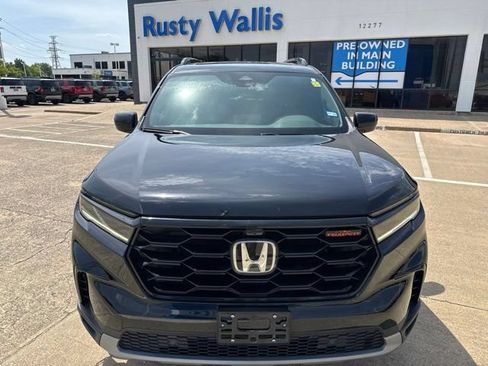 Used 2025 Honda Pilot TrailSport image 5