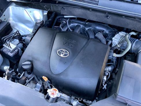 Used 2018 Toyota Highlander XLE AWD/4WD image 31