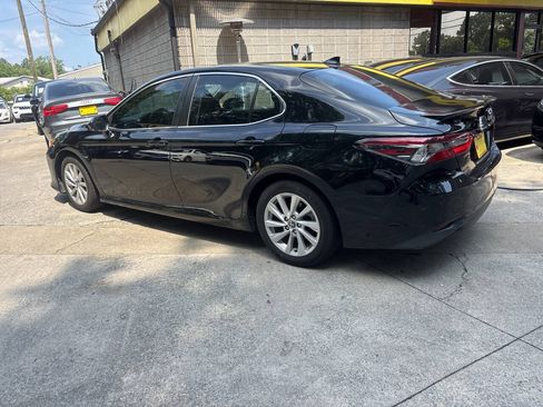Used 2022 Toyota Camry LE FWD image 8