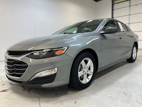 Used 2025 Chevrolet Malibu LS FWD image 12