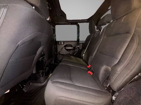 Used 2018 Jeep Wrangler Unlimited Sport AWD/4WD image 11