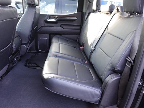 Used 2024 Chevrolet Silverado 1500 LT image 23