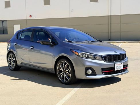 Used 2017 Kia Forte SX FWD image 3