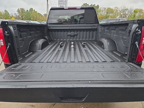 Used 2024 Chevrolet Silverado 2500 LT image 29